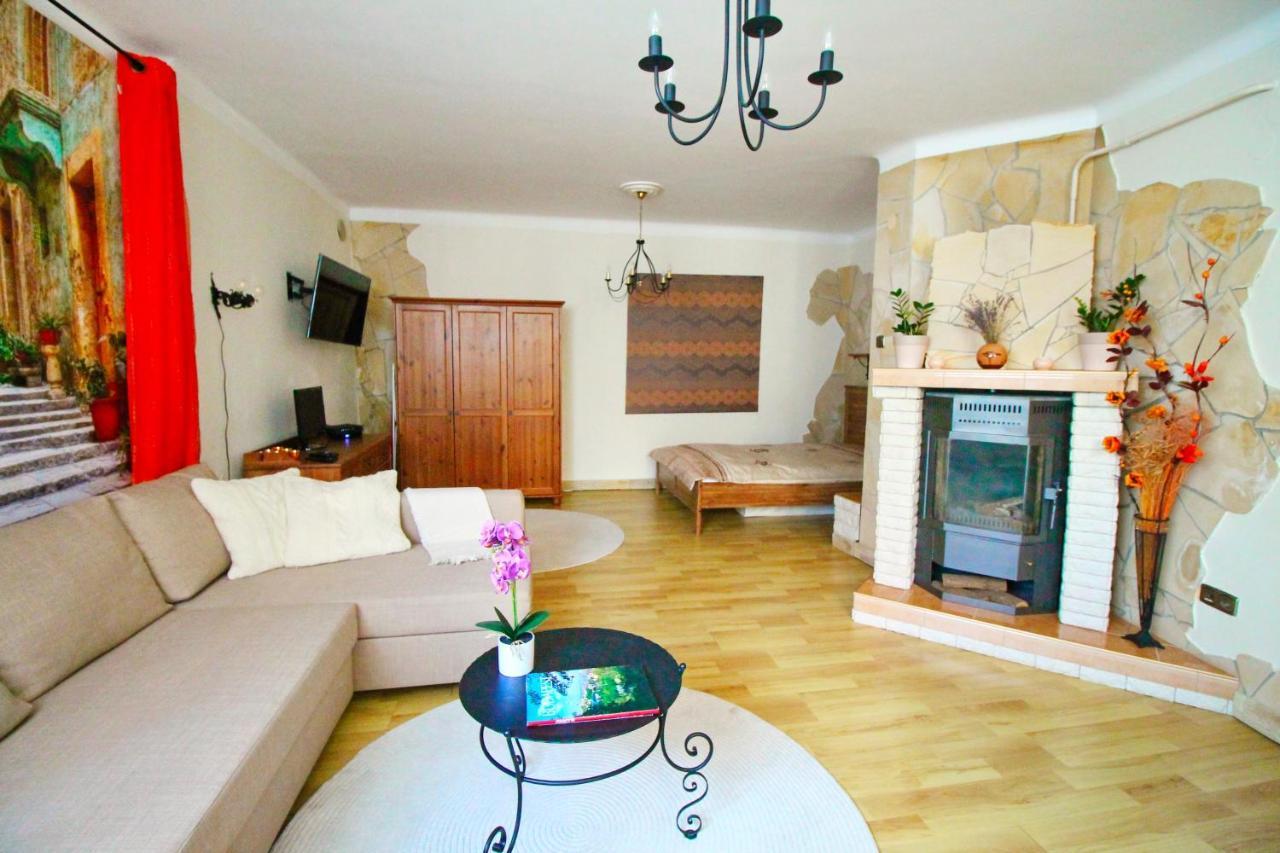 Cosy Castle Apartment Budapest Ngoại thất bức ảnh