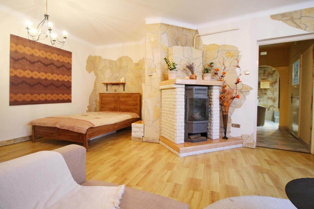 Cosy Castle Apartment Budapest Ngoại thất bức ảnh