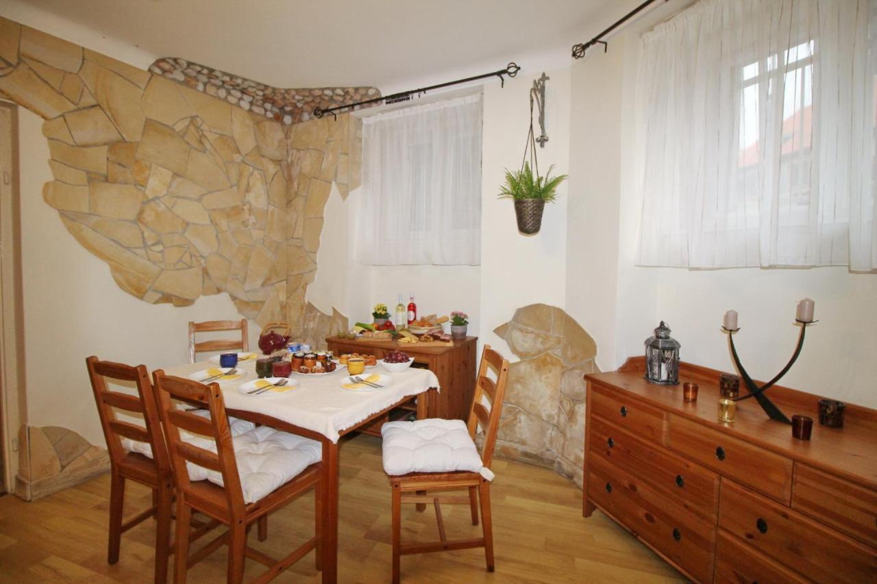 Cosy Castle Apartment Budapest Ngoại thất bức ảnh
