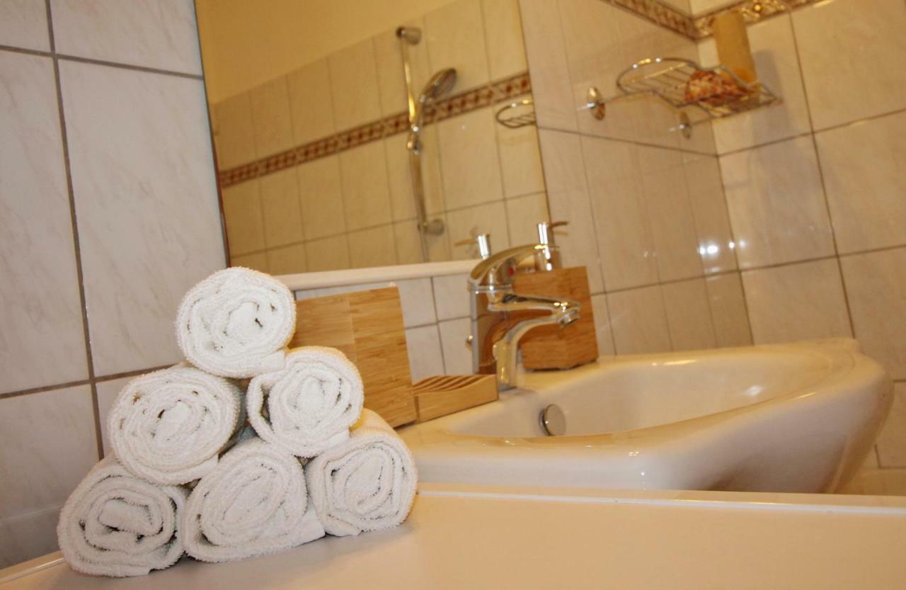 Cosy Castle Apartment Budapest Ngoại thất bức ảnh