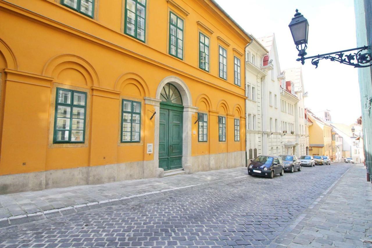 Cosy Castle Apartment Budapest Ngoại thất bức ảnh