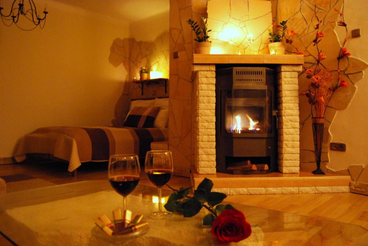 Cosy Castle Apartment Budapest Ngoại thất bức ảnh